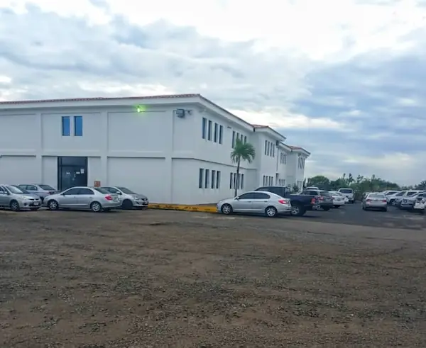 Edificio de consultorios clínica ICEA